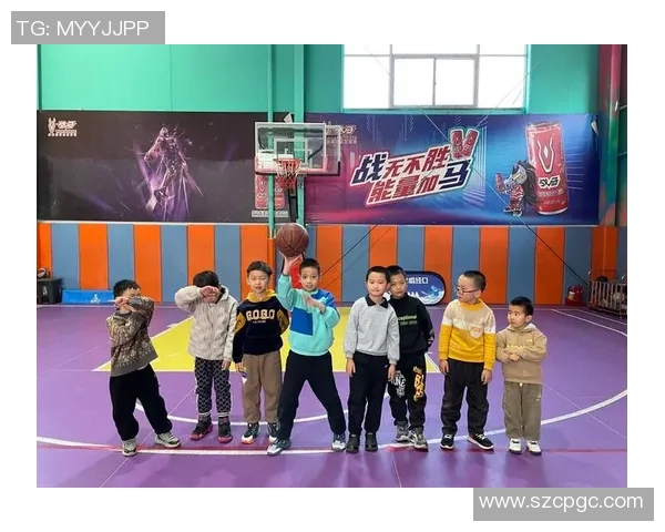 爱篮球的足球球星揭秘：他们如何在绿茵场外追逐篮球梦想